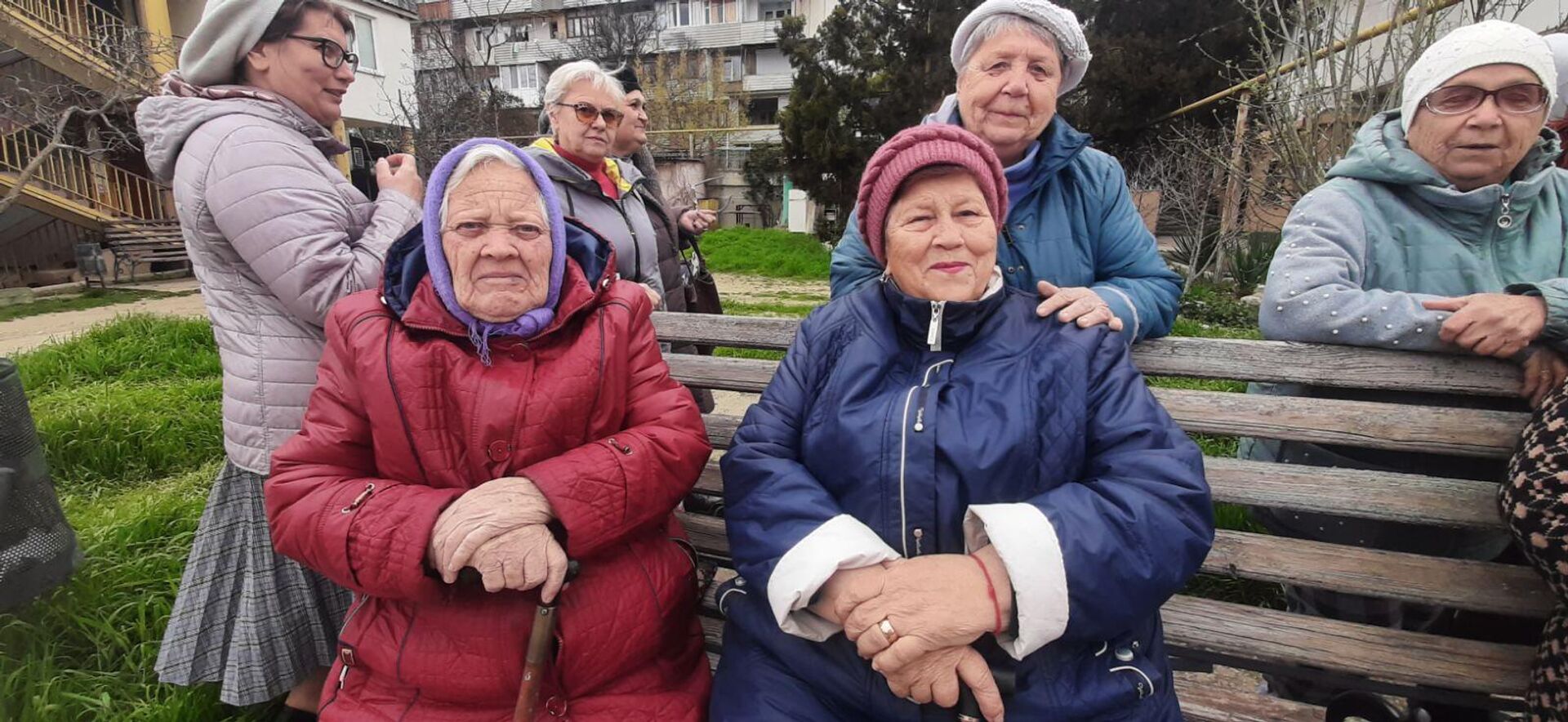 Из более тысячи жителей поселка, свыше 300 – пенсионеры и 90 имеют инвалидность - РИА Новости, 1920, 12.04.2023