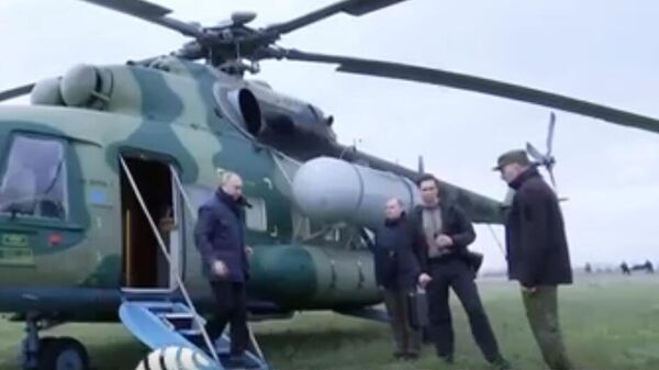 Владимир Путин прибыл в штаб войск Днепр на вертолете