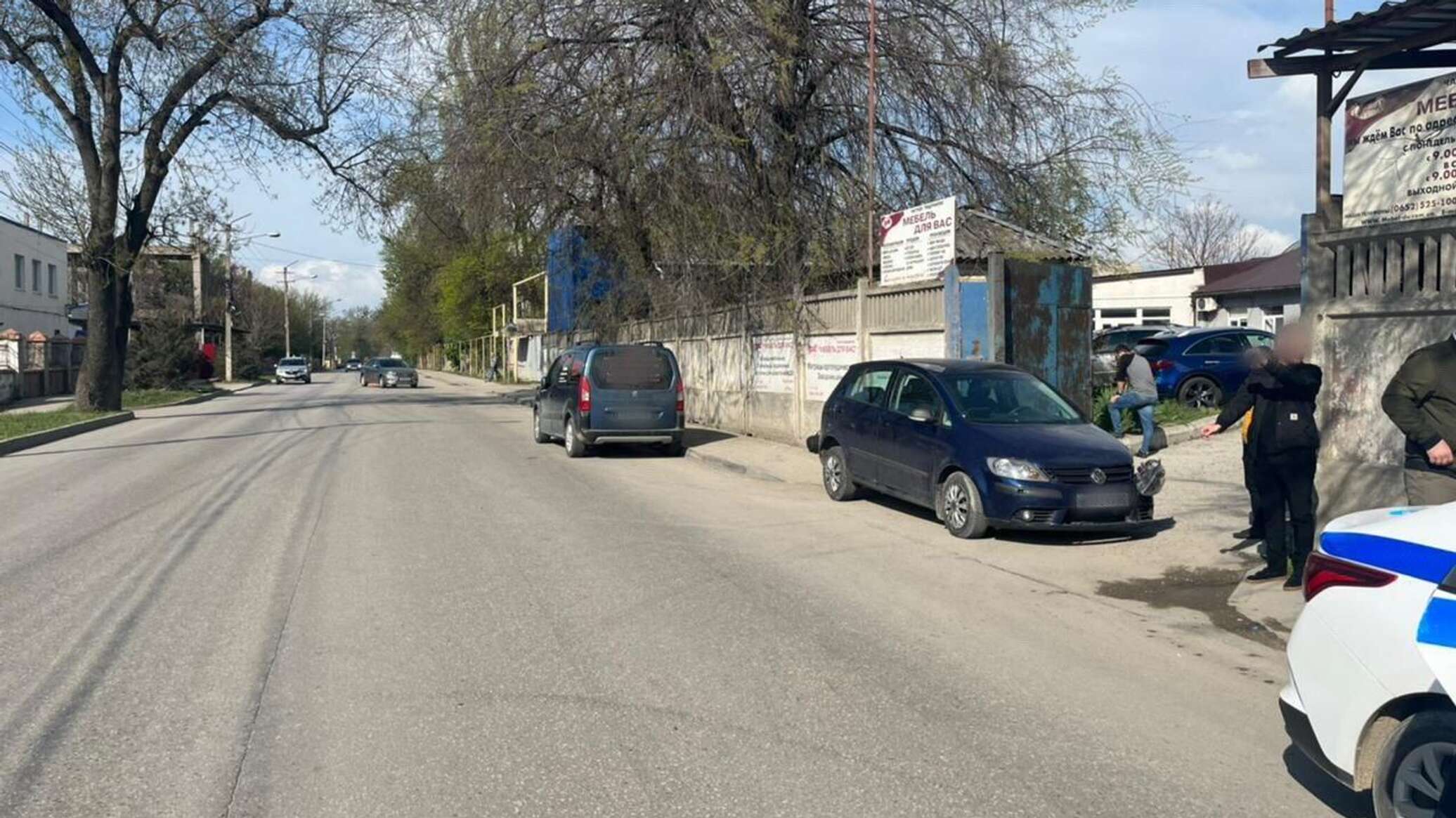 В Симферополе иномарка сбила двух пешеходов на тротуаре - РИА Новости Крым,  19.04.2023