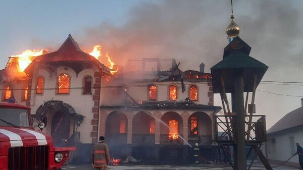 В Черновицкой области сожгли храм Иова Почаевского канонической УПЦ 