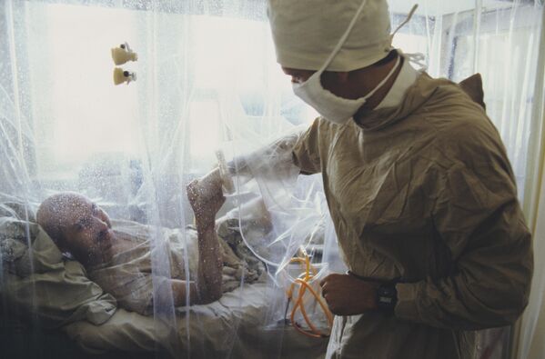 Пострадавший от аварии на Чернобыльской АЭС на лечении в 6-ой городской клинической больнице Минздрава СССР
