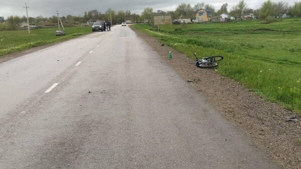 В Ленинском районе Крыма автомобиль сбил 15-летнего велосипедиста