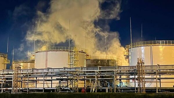 Возгорание резервуаров с нефтепродуктами на Ильском нефтеперерабатывающем заводе в Северском районе Краснодарского края