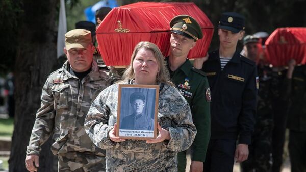 В Севастополе с воинскими почестями перезахоронили останки 193 солдат Красной армии