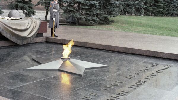 Могила Неизвестного солдата у Кремлевской стены. 1977 год
