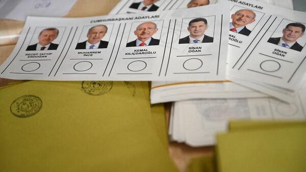  Бюллетени на избирательном участке в Стамбуле