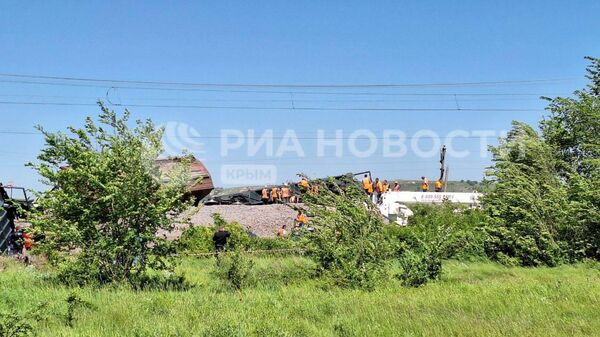На месте схода с рельсов пяти вагонов грузового состава в Симферопольском районе Крыма