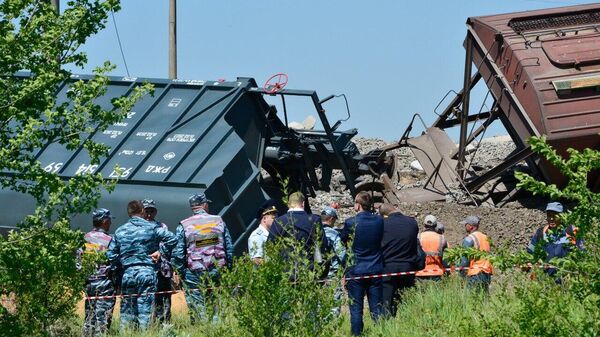 В Крыму с рельсов сошли вагоны с зерном — видео с места событий