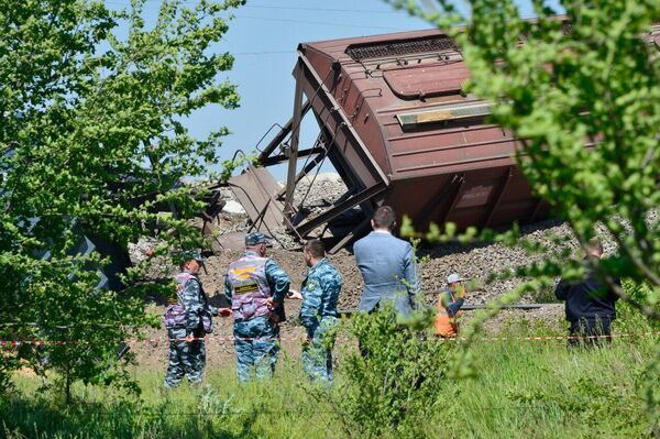 Сход грузовых вагонов с рельсов в Симферопольском районе Крыма 18 мая 2023 года