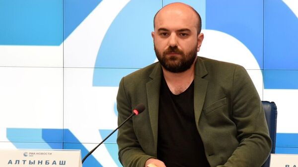 Журналист из Турции Озгур Алтынбаш