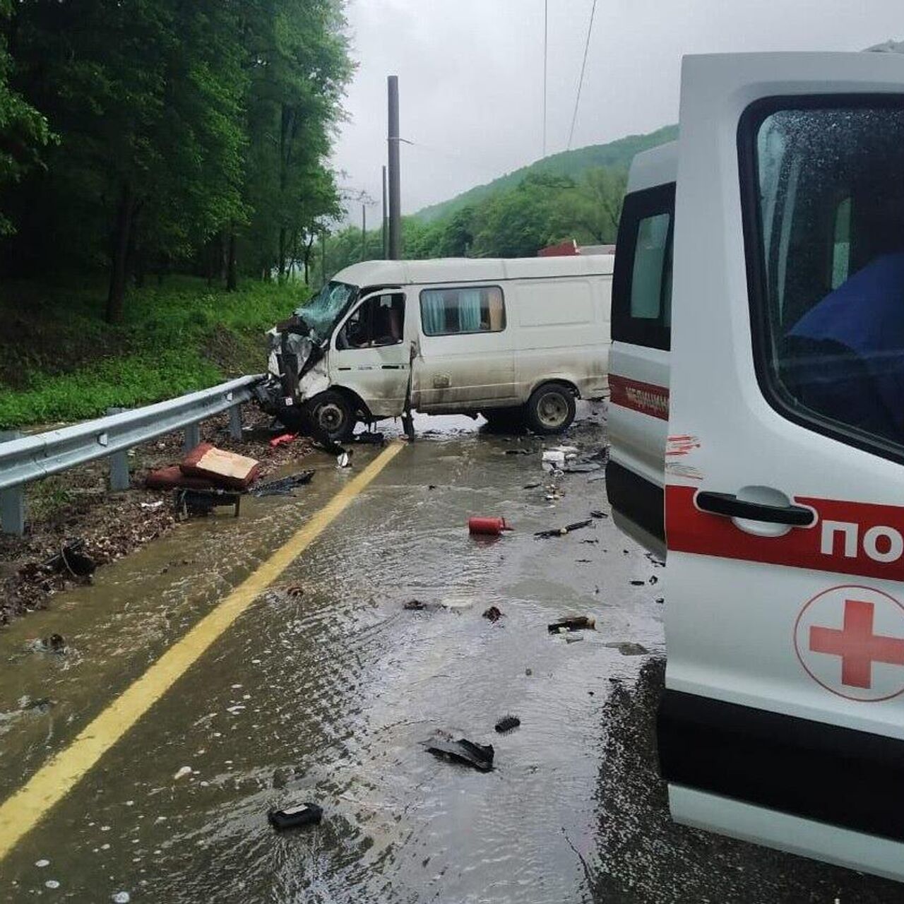 В Крыму в аварии на ялтинской трассе погибли три человека - РИА Новости Крым,  01.06.2023