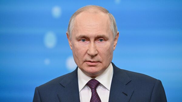Президент РФ В. Путин провел встречу с главами правительств, участвующих в заседаниях ЕМПС и совета глав правительств СНГ