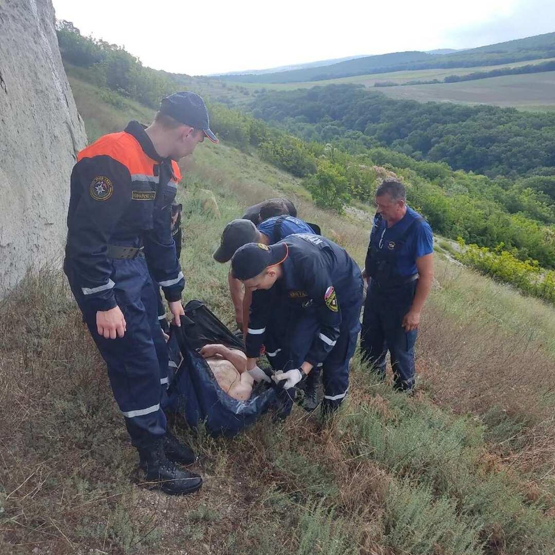 В пещерном городе Бакла под Бахчисараем мужчина упал в овраг - РИА Новости  Крым, 20.06.2023