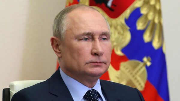 Президент России Владимир Путин  выступает с обращением