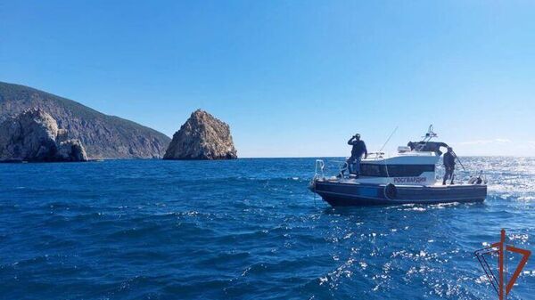 В Крыму экипаж катера Росгвардии спас туристов во время шторма