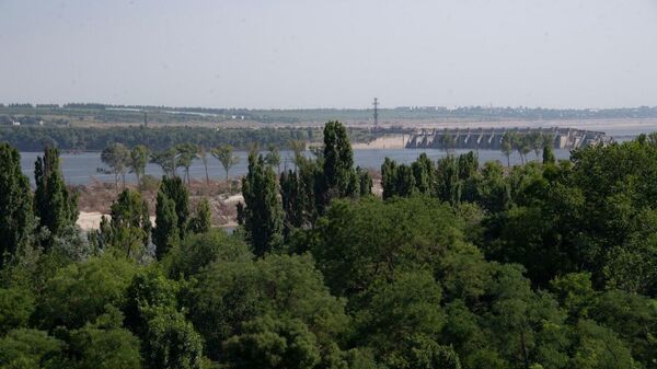 Вид на Каховскую ГЭС