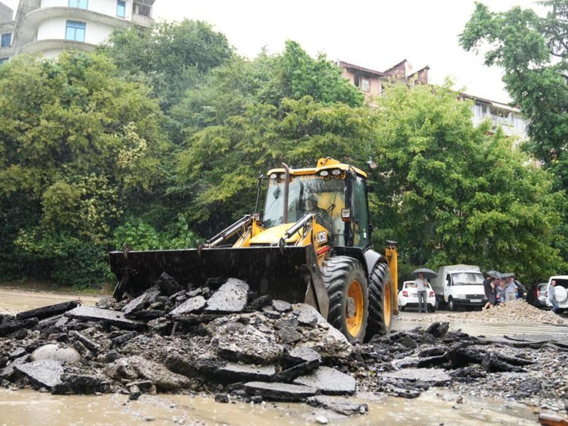 Удар стихии по Сочи: вода снесла десятки авто, подтоплены жилые дома - РИА  Новости Крым, 09.07.2023