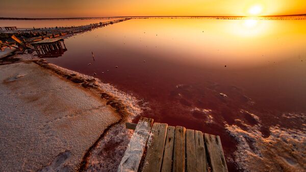 Геническое розовое озеро. Херсонская область