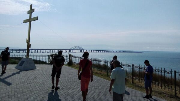 Вид с территории Крепости Керчь на Крымский мост