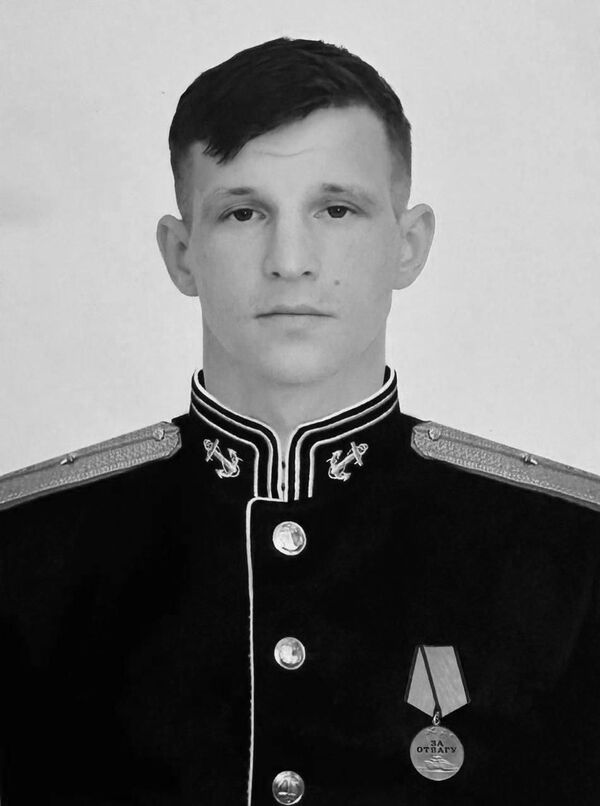 Гвардии младший лейтенант, командир танкового взвода отряда Шторм 810-й отдельной гвардейской ордена Жукова бригады морской пехоты Юрий Спартакович Линкин 