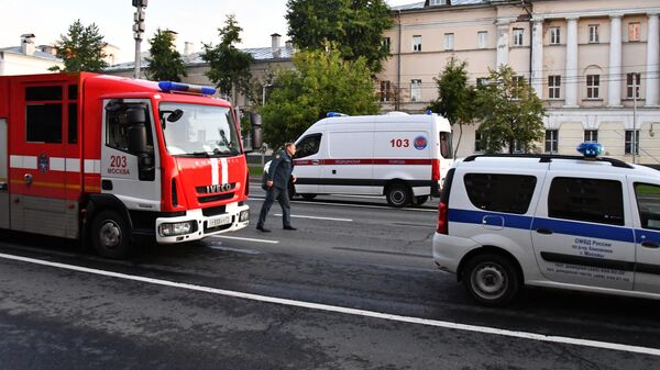 Последствия атаки беспилотника на Комсомольском проспекте в Москве