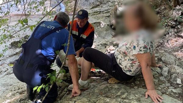 Туристка пострадала на прогулке в Большом каньоне Крыма