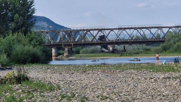 В Закарпатье рухнул мост
