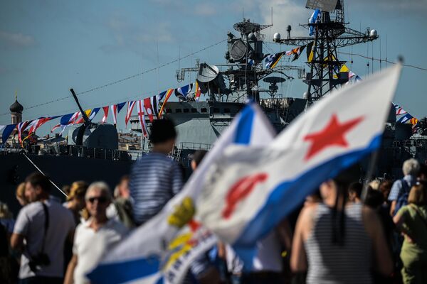 На Главном военно-морском параде в честь Дня ВМФ РФ в Санкт-Петербурге