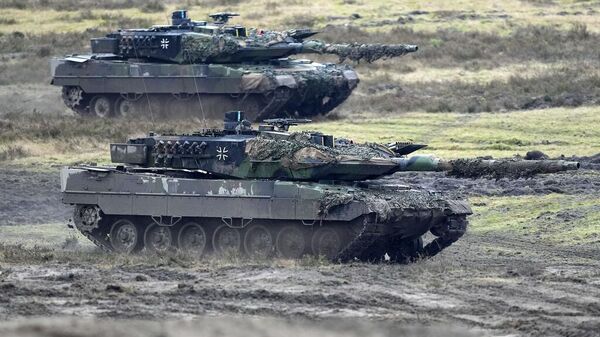 Два танка Leopard 2. Архивное фото