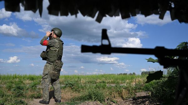 Военнослужащий на боевой позиции в зоне СВО