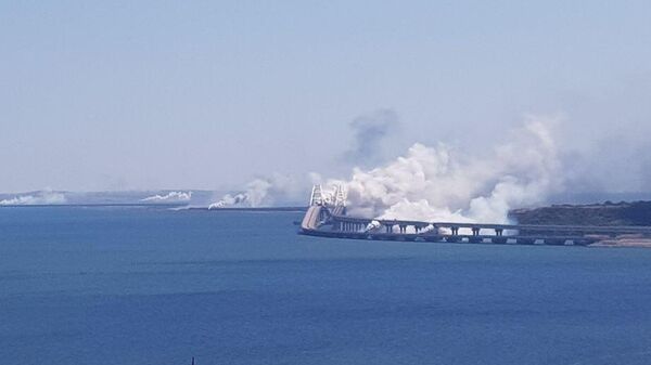 Крымский мост в дыму