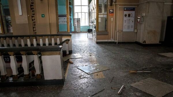 Падение беспилотника на здание вокзала в Курске