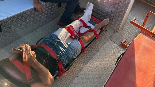 Спасение мужчины с травмой ноги на Яшмовом пляже