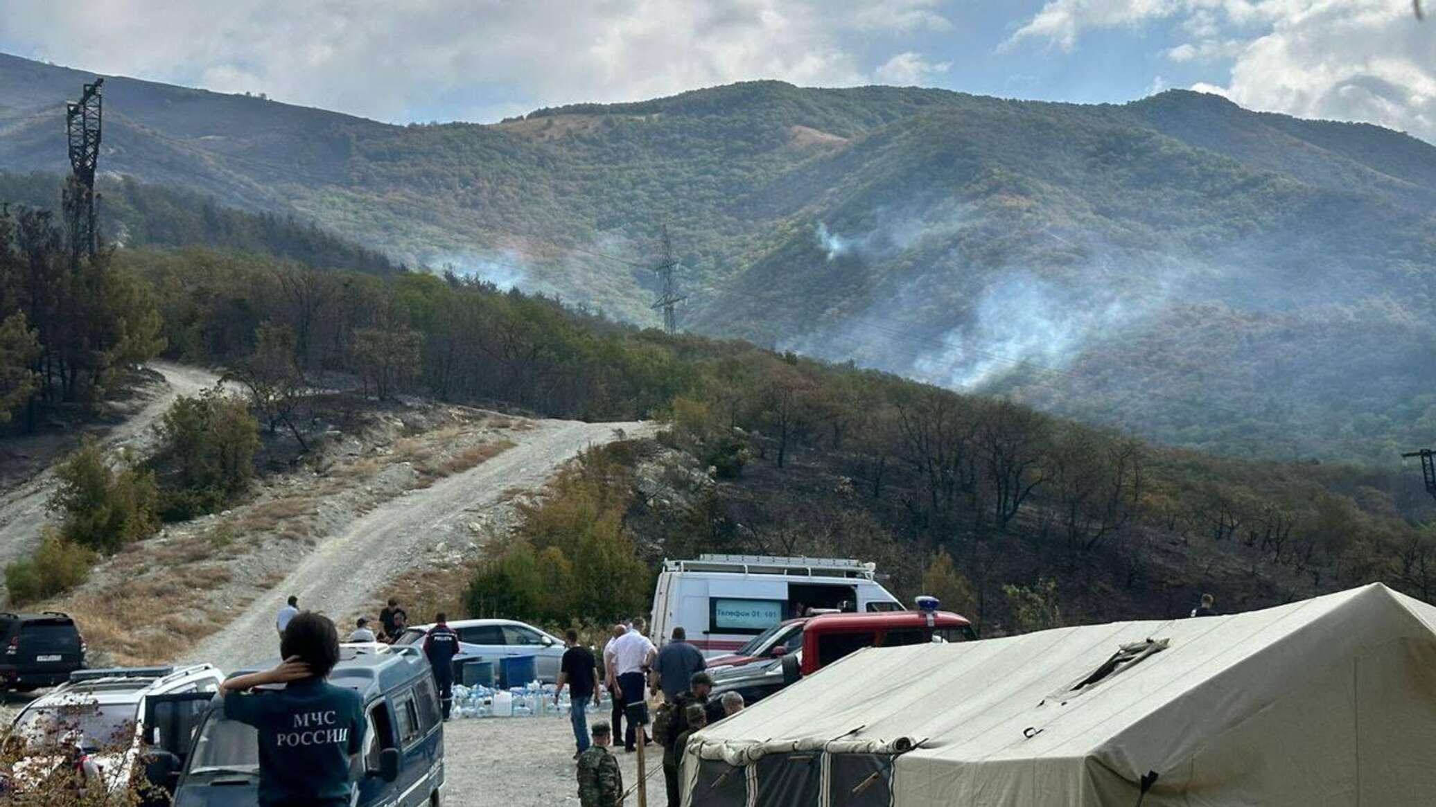 Самолеты-амфибии, два Ми-8 и более 440 человек тушат пожар в Геленджике -  РИА Новости Крым, 30.08.2023