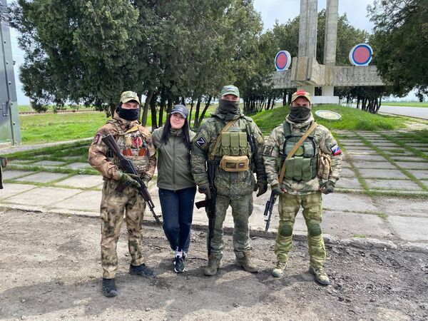 Виктория Шушпан с бойцами Виктория Шушпан с бойцами
