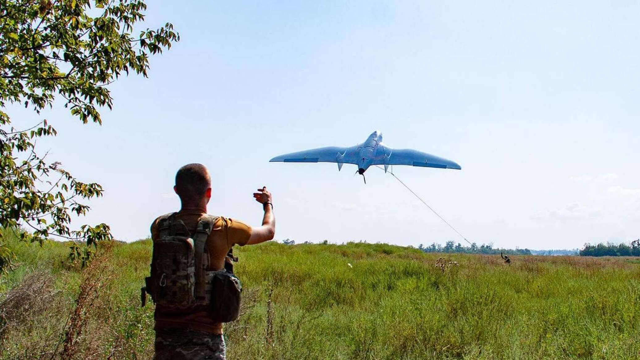 дрон прилетел в спб. беспилотники над городом. беспилотники в небе. беспилотник сша в крыму. дом разбомбили в воронеже.