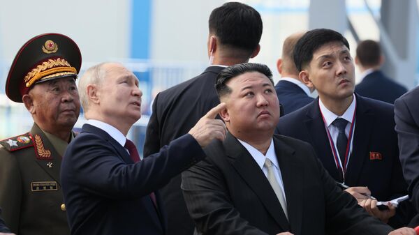Президент РФ Владимир. Путин посетил космодром Восточный и встретился с лидером КНДР Ким Чен Ыном