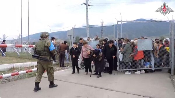 Российские миротворцы эвакуировали в Нагорном Карабахе 5 тысяч человек