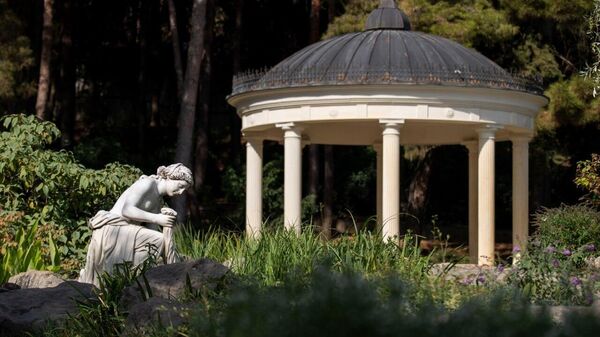 Скульптурная композиция в парке Айвазовского в Крыму