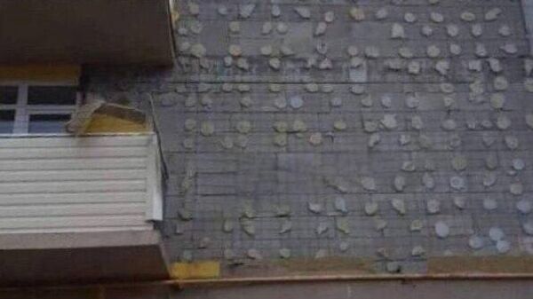 В Керчи обвалился фасад на многоквартирном доме
