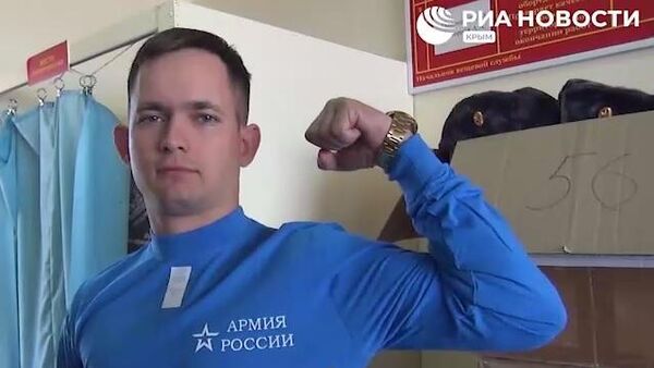 Из журналистов - в солдаты: как ведущий Спутника в Крыму в армию пошел