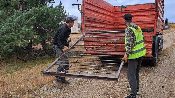На плато Ай-Петри демонтируют самовольно установленные заборы