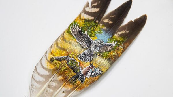 Изображение птиц на птичьих перьях. Рисунок Артура Мурзаханова
