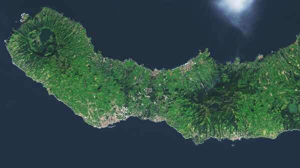 Вид на остров Сан-Мигел из космоса 