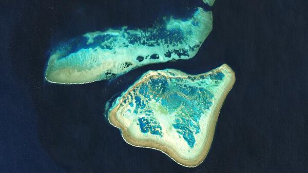 Вид на Большой Барьерный риф из космоса 