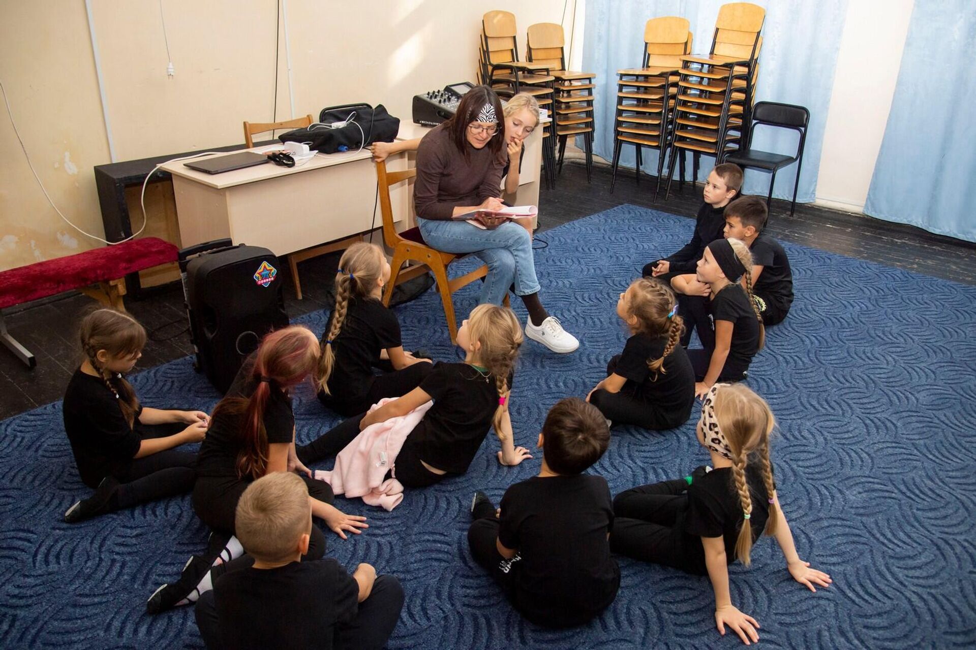 Занятия в театральной студии дети посещают с большим интересом - РИА Новости, 1920, 03.11.2023