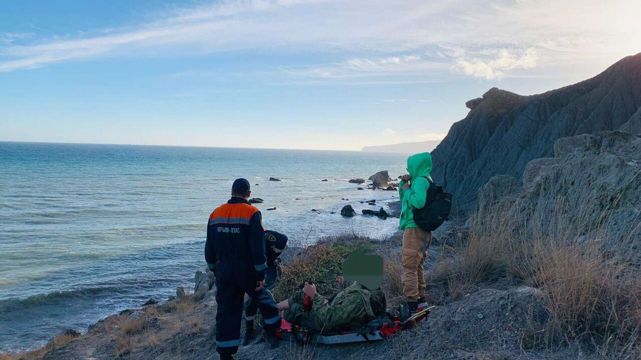 Погода на мчс в крыму. Помощь туристам. Скала Арбуз. Скала Крымск.