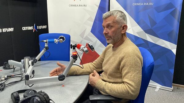 Геннадий Самохин в  студии радио Спутник в Крыму 