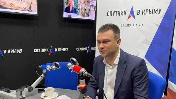 Дмитрий Шеряко в студии радио Спутник в Крыму 