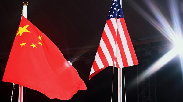 Флаги КНР и США